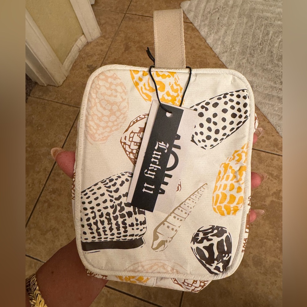 BNWT ALOHA COLLECTION BEACHED GIT KIT